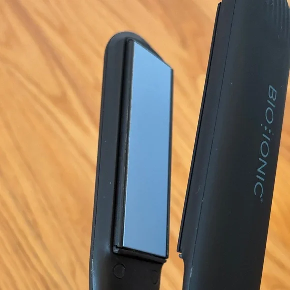 Bio Ionic 1in Black Hair Straightener - Picture 5 of 8